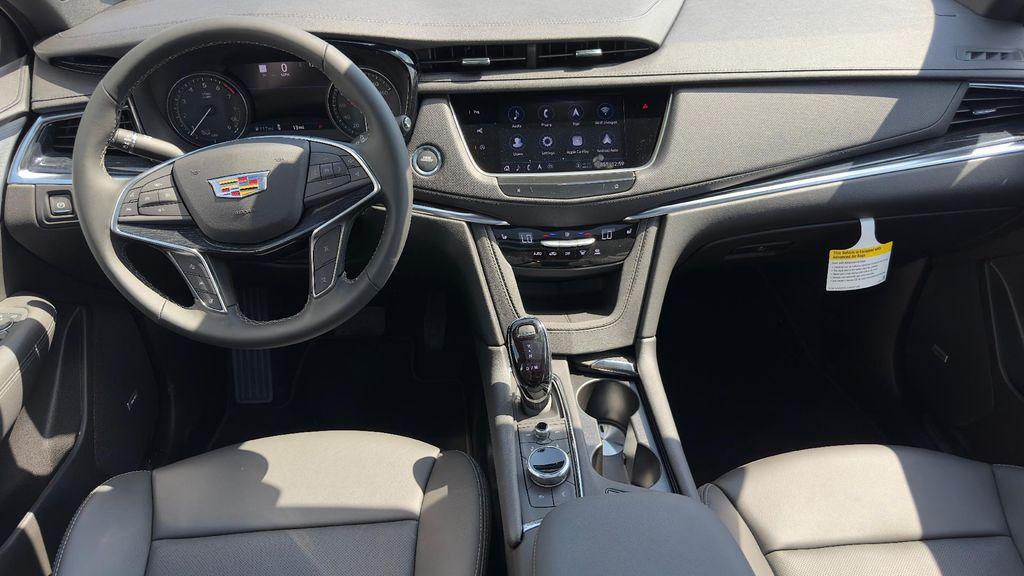 new 2025 Cadillac XT5 car, priced at $53,760