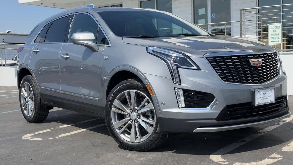 new 2025 Cadillac XT5 car, priced at $53,760