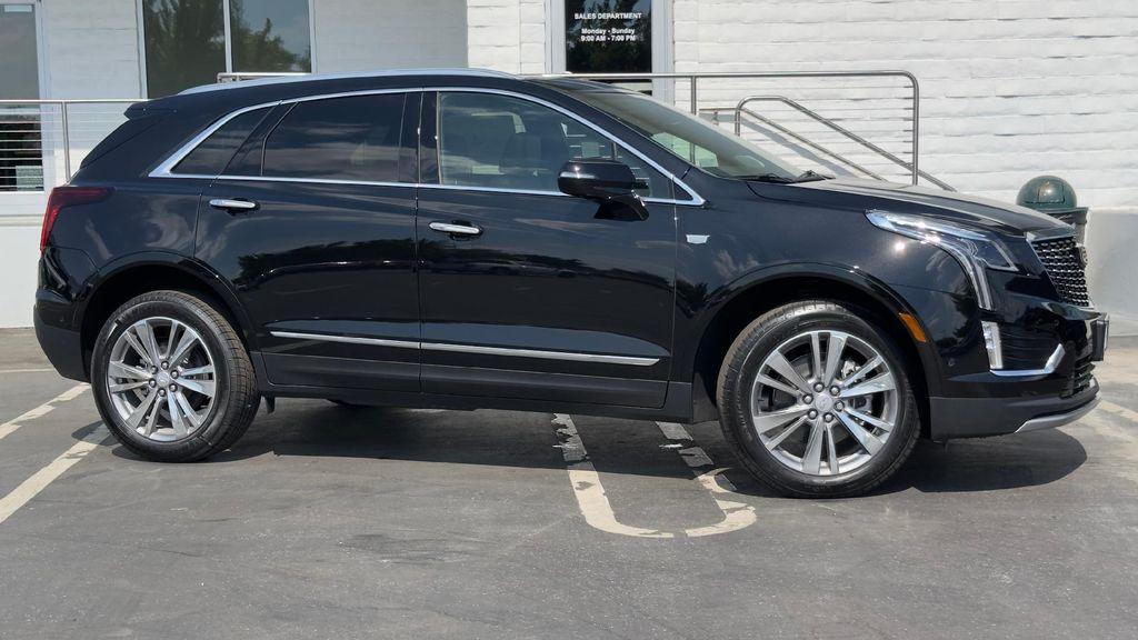new 2025 Cadillac XT5 car, priced at $54,385