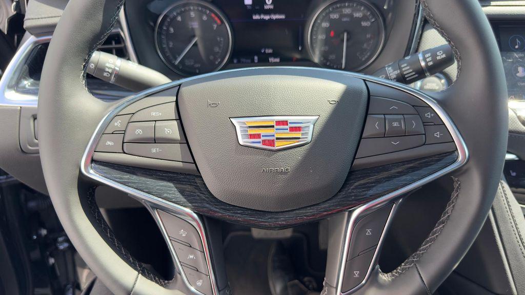 new 2025 Cadillac XT5 car, priced at $54,385