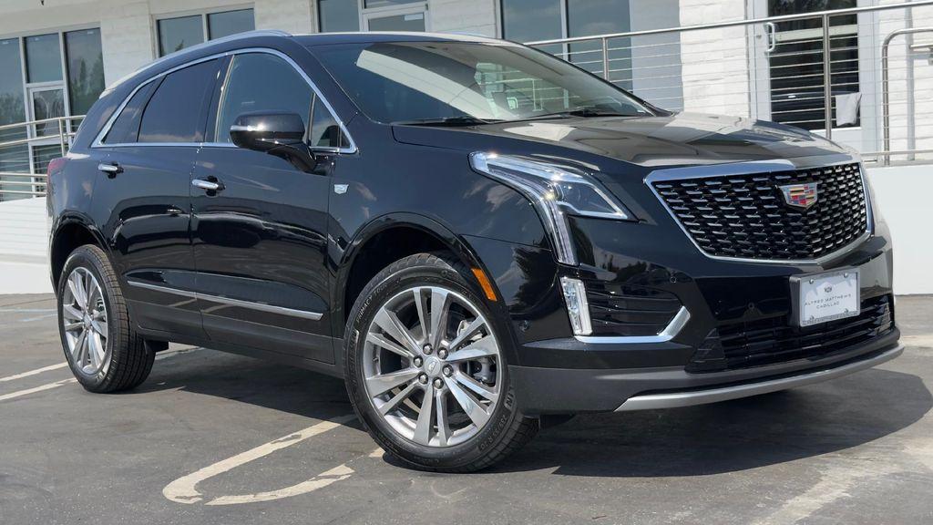 new 2025 Cadillac XT5 car, priced at $54,385