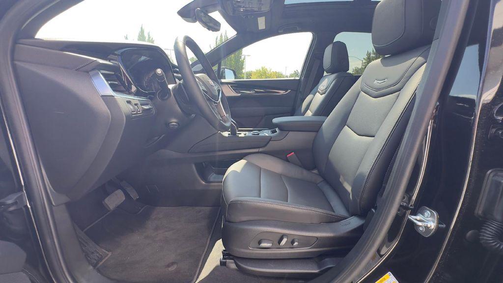 new 2025 Cadillac XT5 car, priced at $54,385
