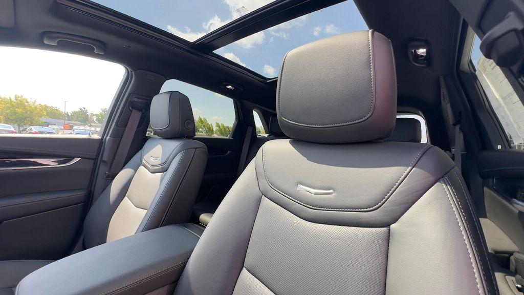 new 2025 Cadillac XT5 car, priced at $54,385