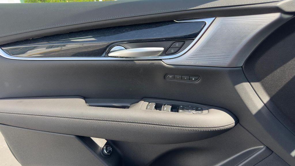 new 2025 Cadillac XT5 car, priced at $54,385