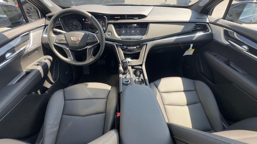 new 2025 Cadillac XT5 car, priced at $54,385