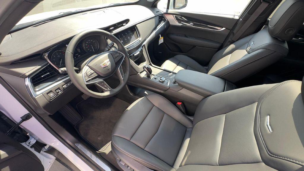 new 2025 Cadillac XT5 car, priced at $56,285