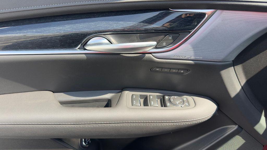 new 2025 Cadillac XT5 car, priced at $54,985