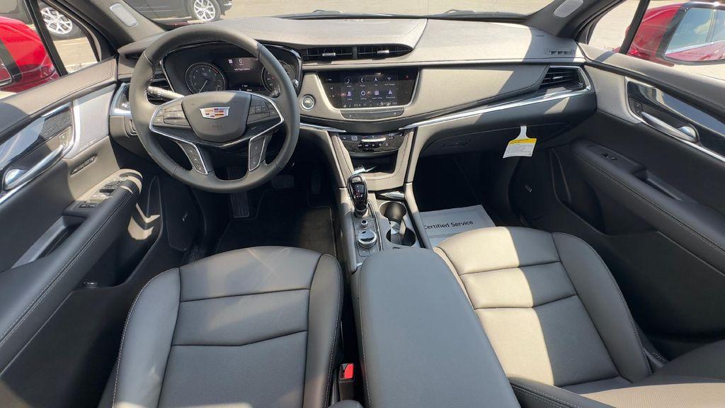 new 2025 Cadillac XT5 car, priced at $54,985