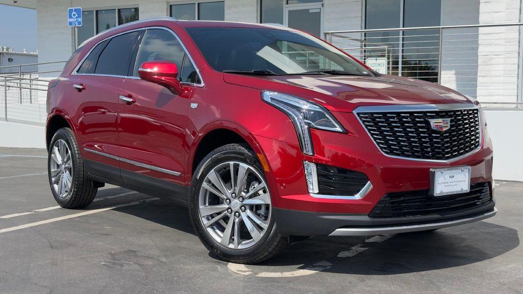 new 2025 Cadillac XT5 car, priced at $54,985