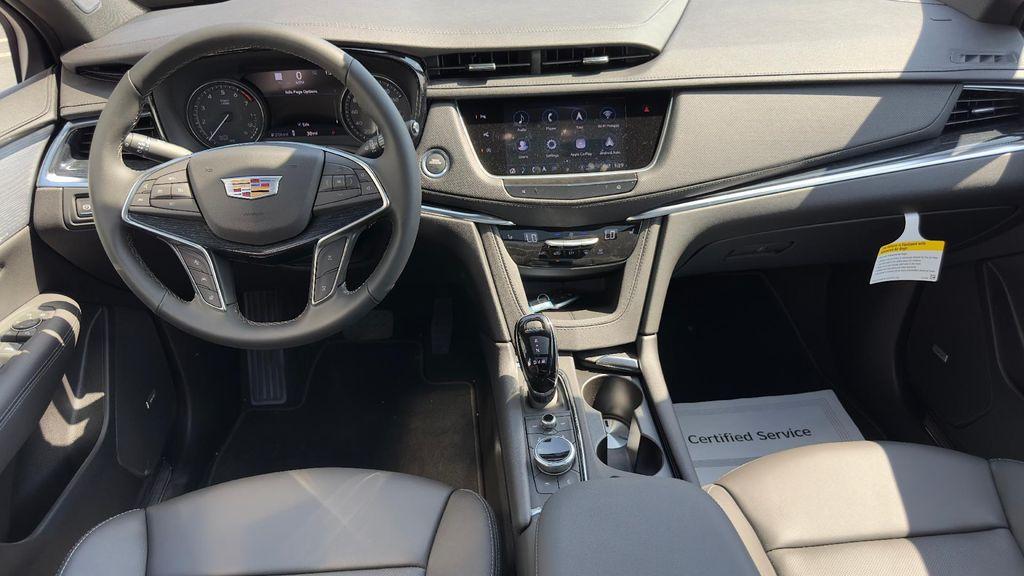 new 2025 Cadillac XT5 car, priced at $54,985