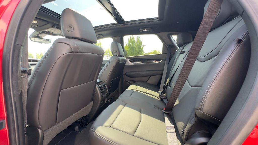 new 2025 Cadillac XT5 car, priced at $54,985