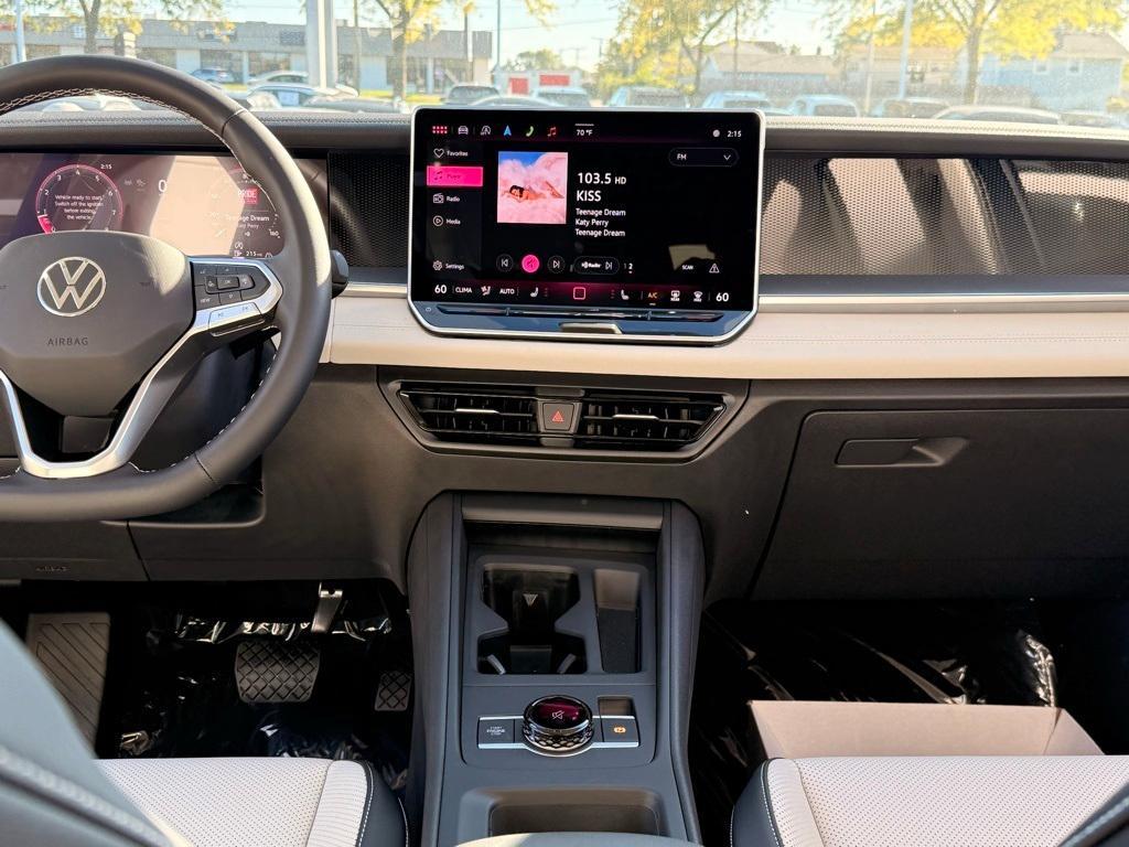 new 2025 Volkswagen Tiguan car, priced at $34,675