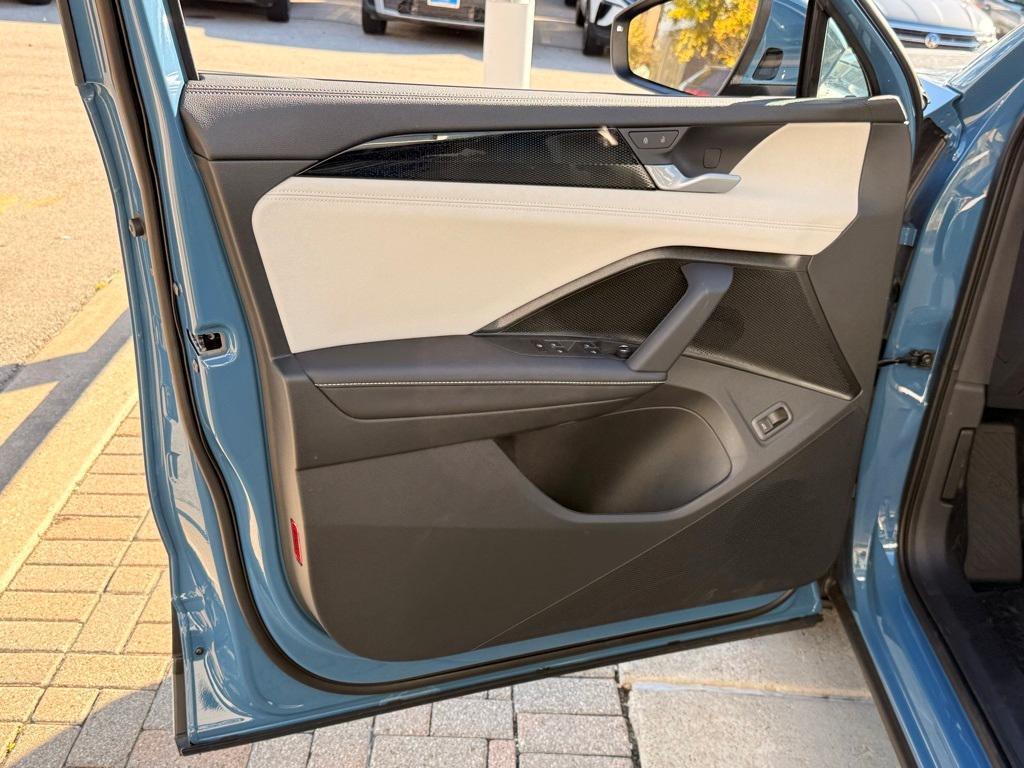 new 2025 Volkswagen Tiguan car, priced at $34,675