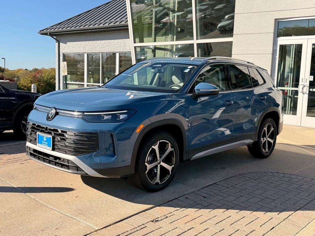new 2025 Volkswagen Tiguan car, priced at $34,675