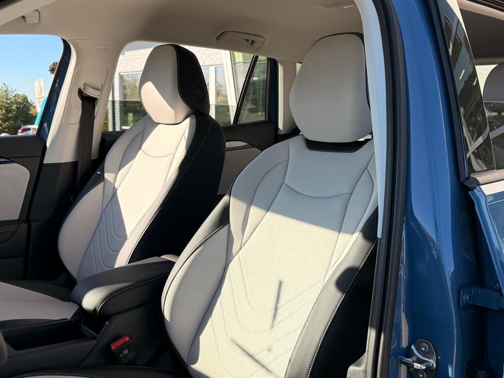 new 2025 Volkswagen Tiguan car, priced at $34,675