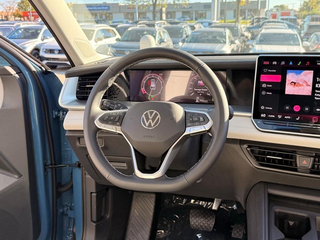 new 2025 Volkswagen Tiguan car, priced at $34,675