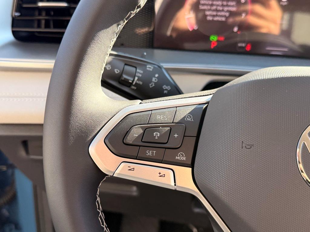 new 2025 Volkswagen Tiguan car, priced at $34,675