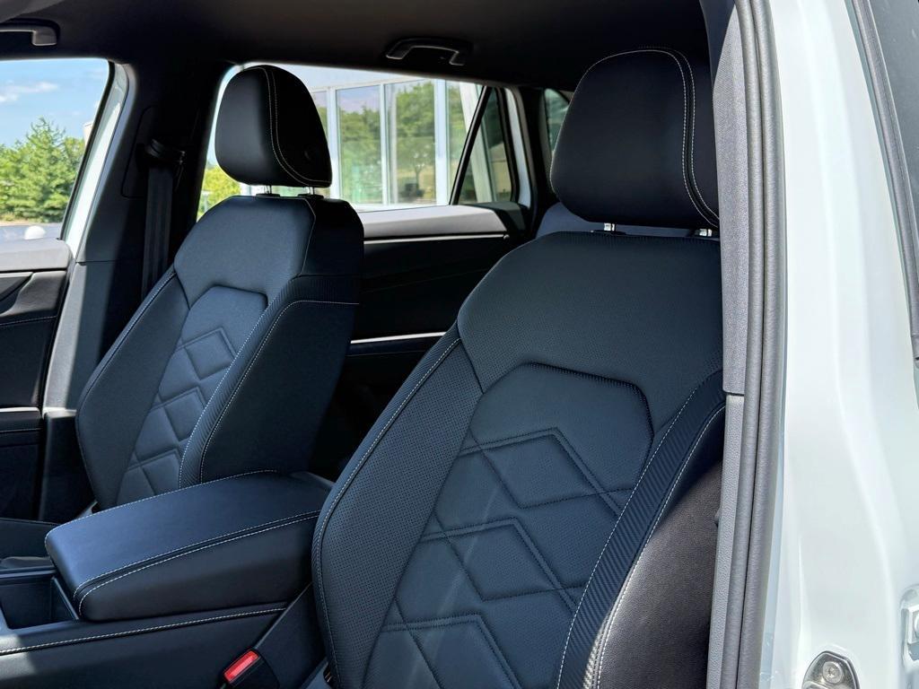 new 2025 Volkswagen Atlas Cross Sport car, priced at $37,621