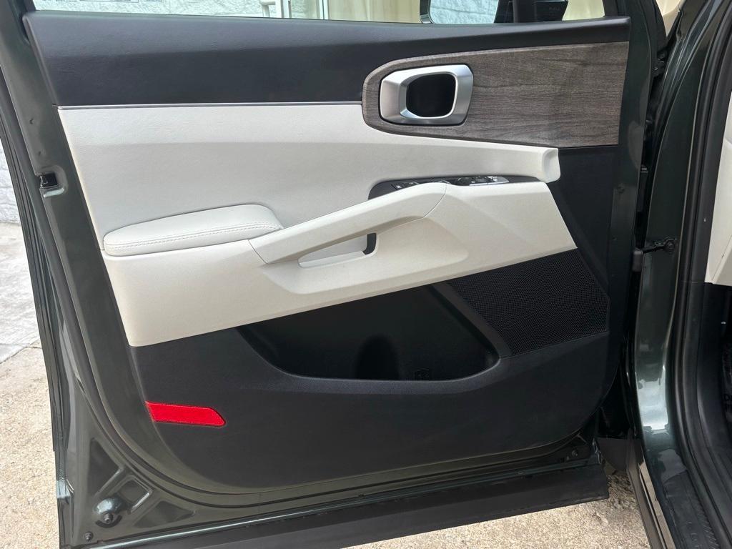 used 2023 Kia Sorento car, priced at $29,108