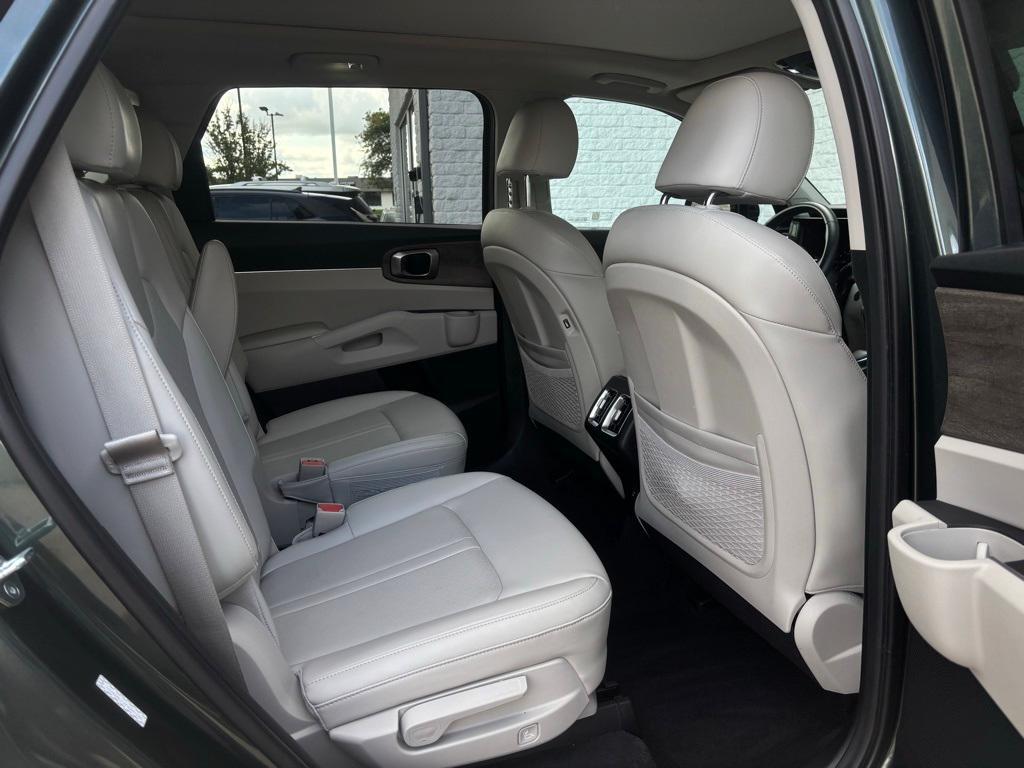 used 2023 Kia Sorento car, priced at $29,108