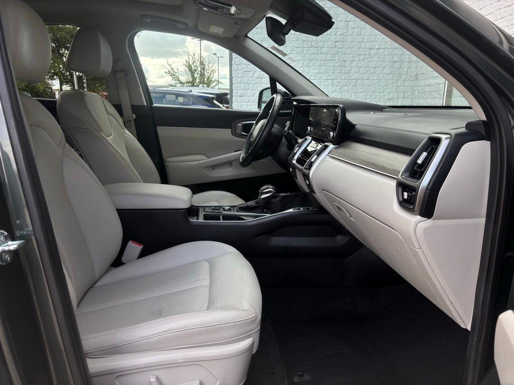 used 2023 Kia Sorento car, priced at $29,108