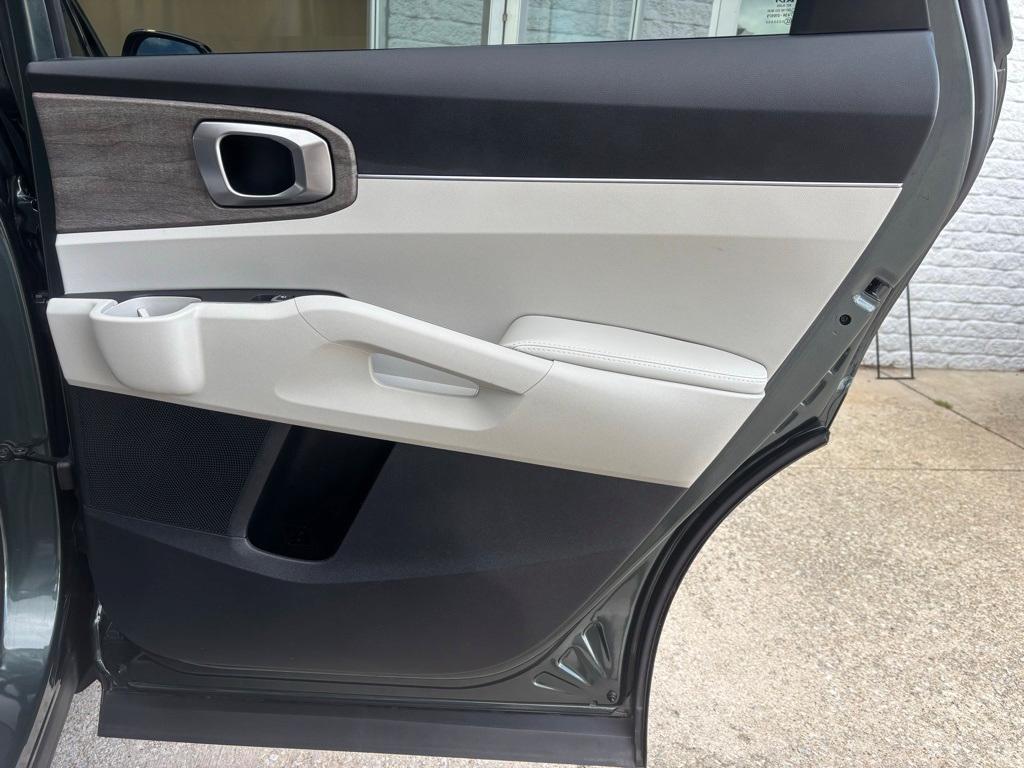 used 2023 Kia Sorento car, priced at $29,108