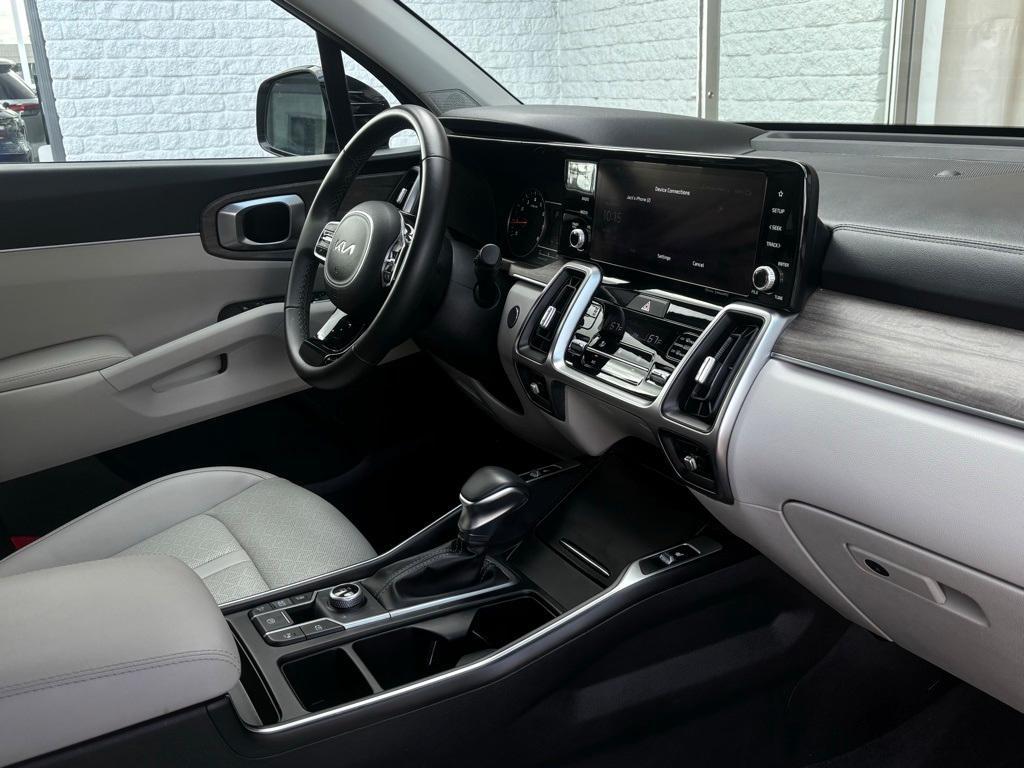 used 2023 Kia Sorento car, priced at $29,108