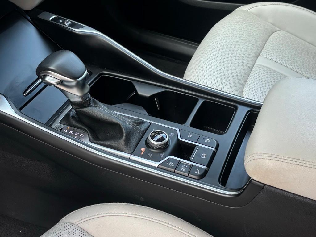 used 2023 Kia Sorento car, priced at $29,108