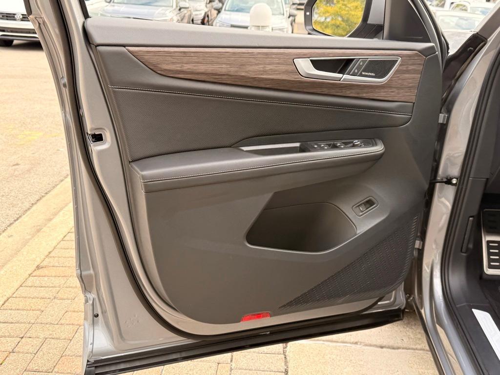 new 2026 Volkswagen Atlas car, priced at $54,474