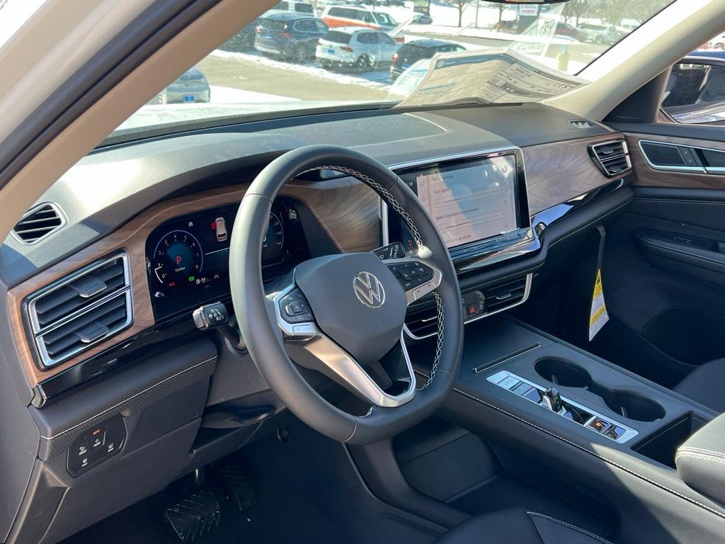 new 2025 Volkswagen Atlas car, priced at $39,006