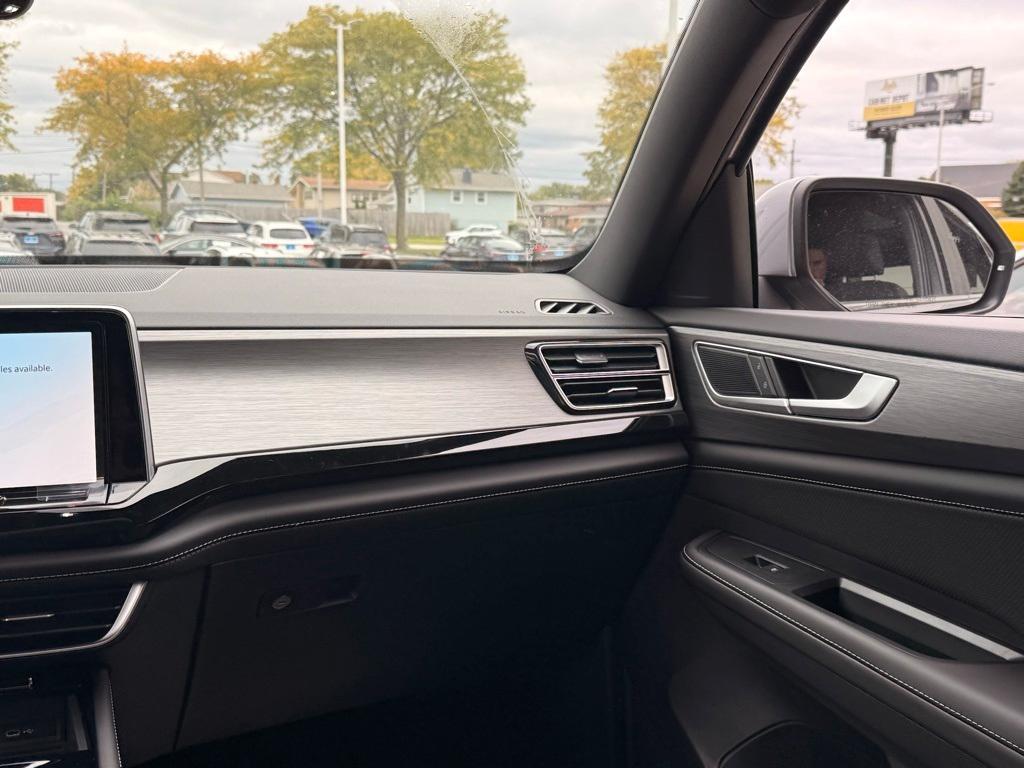 new 2026 Volkswagen Atlas Cross Sport car, priced at $45,703