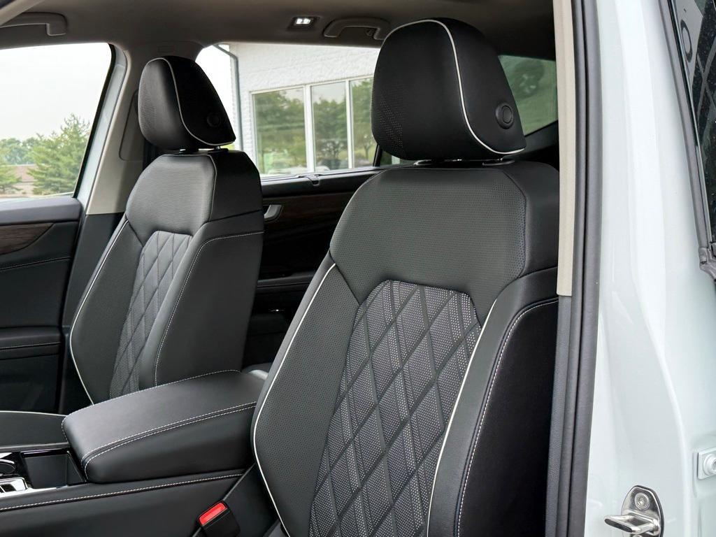 new 2025 Volkswagen Atlas car, priced at $53,946