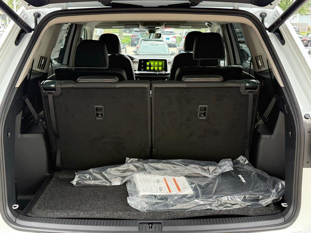 new 2025 Volkswagen Atlas car, priced at $53,946