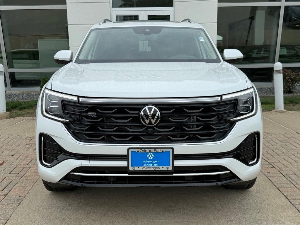 new 2025 Volkswagen Atlas car, priced at $53,946