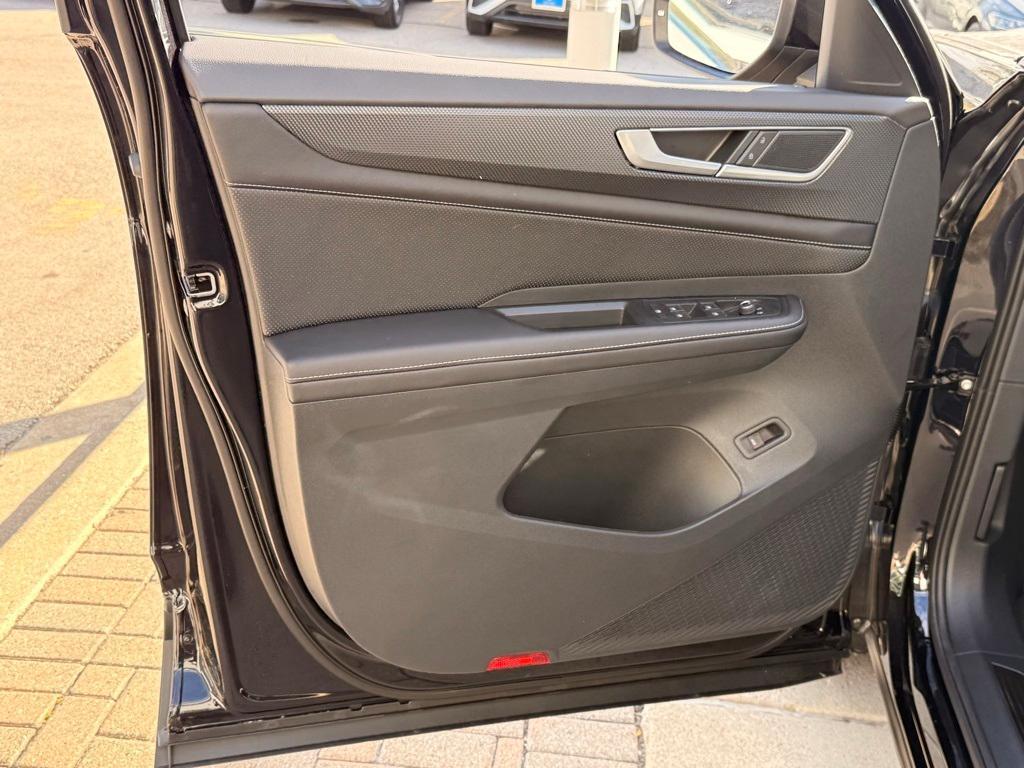 new 2026 Volkswagen Atlas Cross Sport car, priced at $48,721