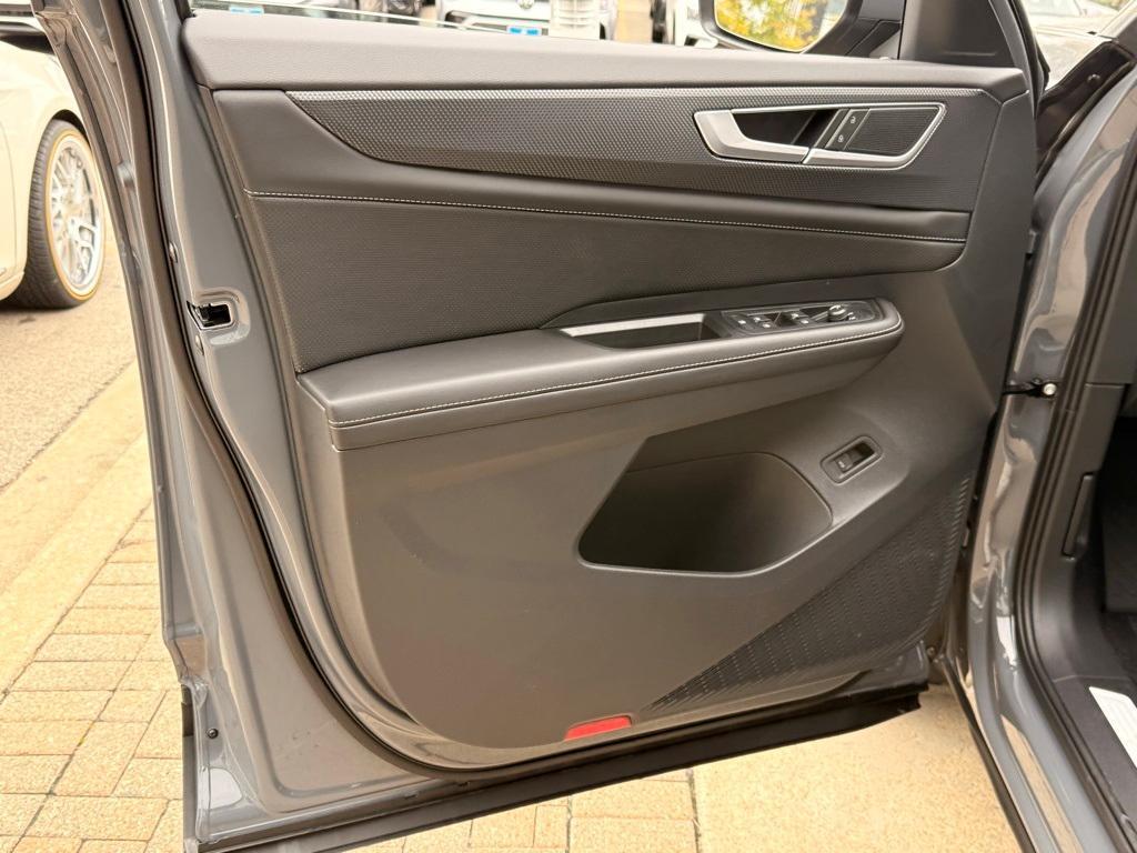 new 2026 Volkswagen Atlas Cross Sport car, priced at $49,162