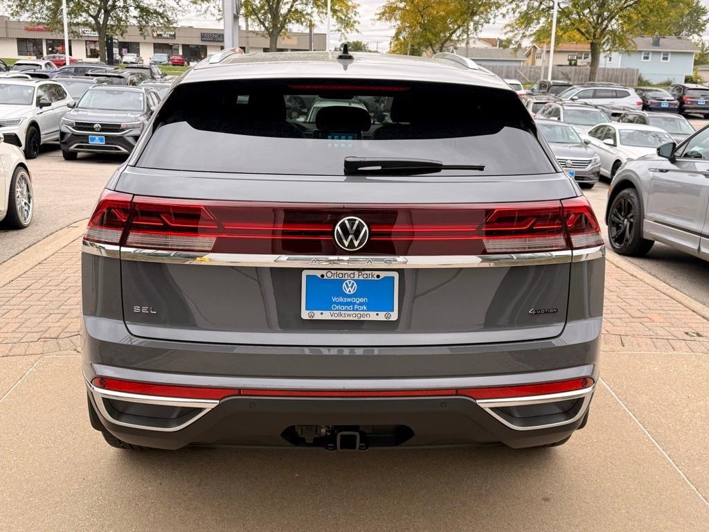 new 2026 Volkswagen Atlas Cross Sport car, priced at $49,162