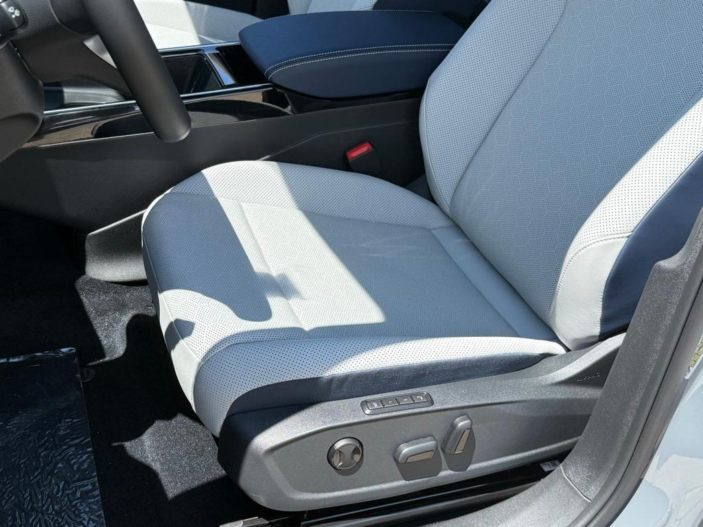new 2025 Volkswagen ID.4 car, priced at $46,257