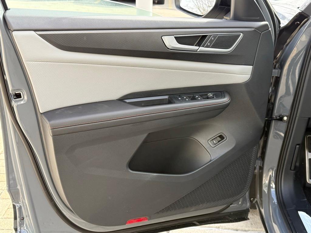 new 2025 Volkswagen Atlas car, priced at $45,514