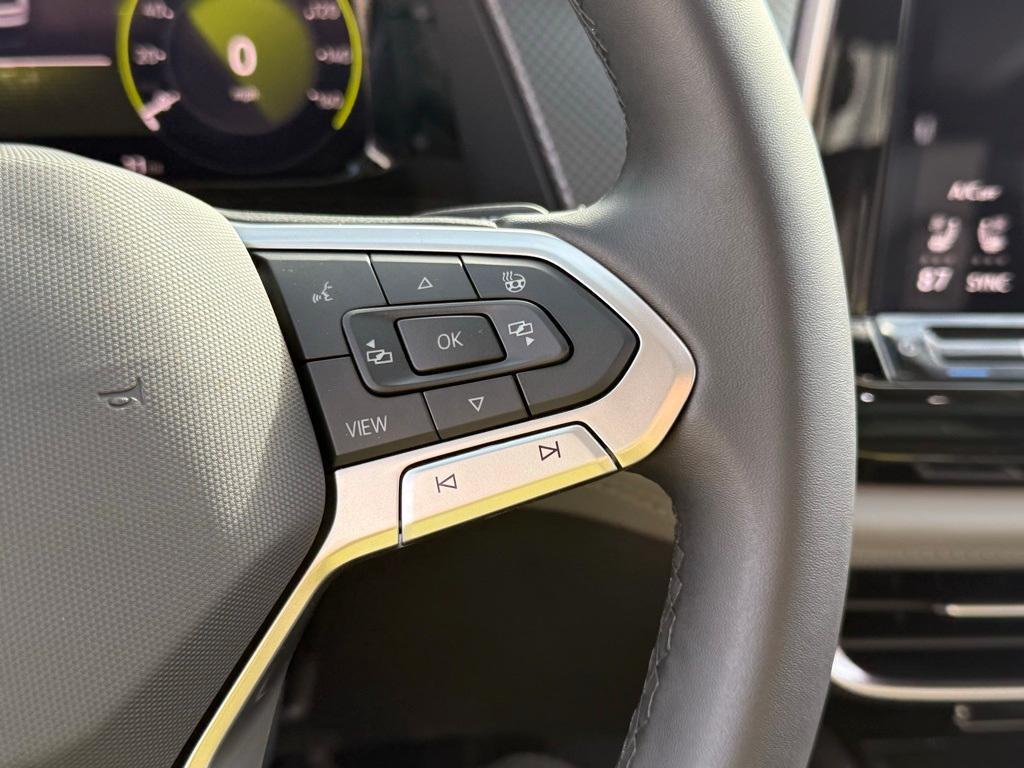 new 2025 Volkswagen Atlas car, priced at $45,514