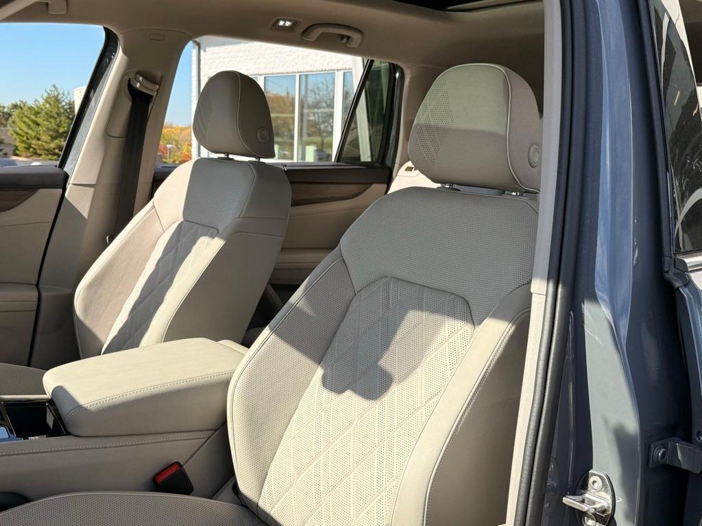 new 2025 Volkswagen Atlas car, priced at $49,598