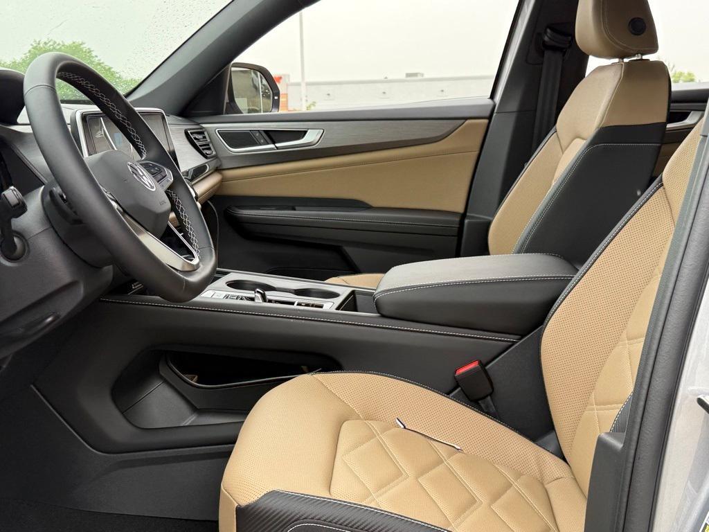 new 2025 Volkswagen Atlas Cross Sport car, priced at $37,634
