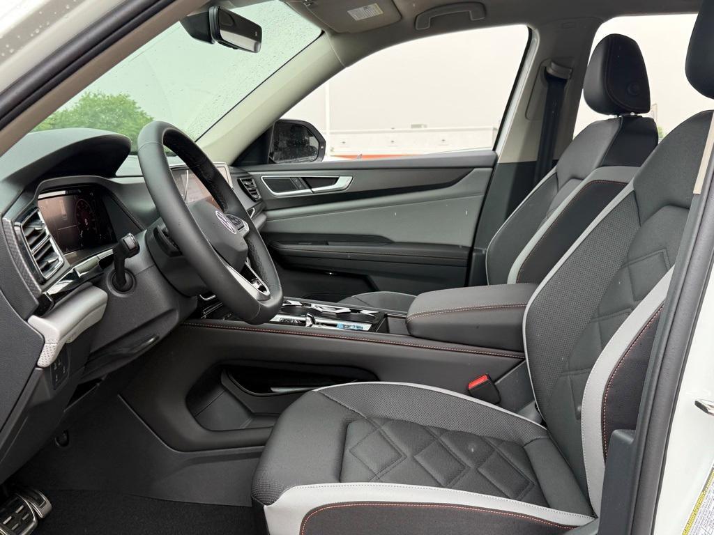 new 2025 Volkswagen Atlas car, priced at $47,395
