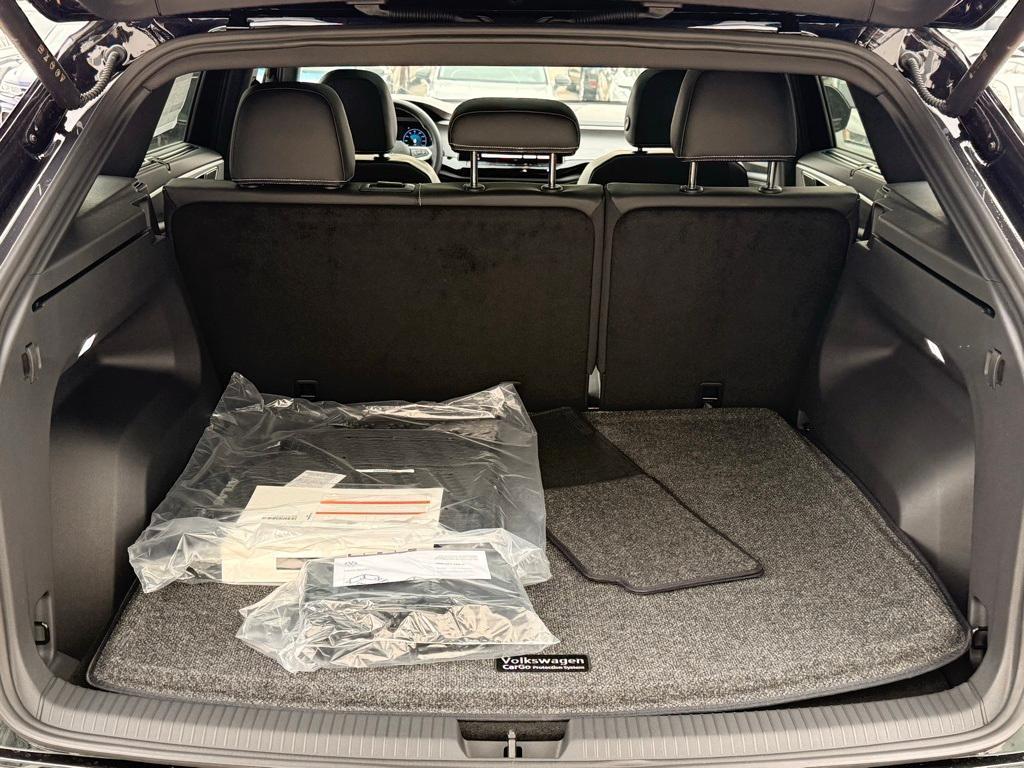 new 2026 Volkswagen Atlas Cross Sport car, priced at $45,203