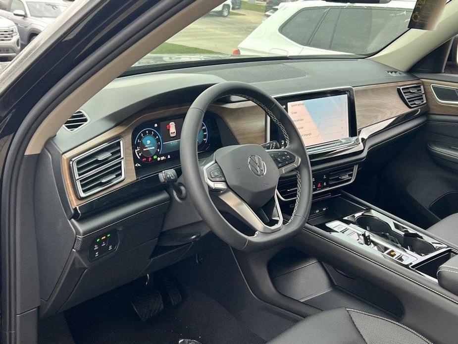 new 2025 Volkswagen Atlas car, priced at $44,183