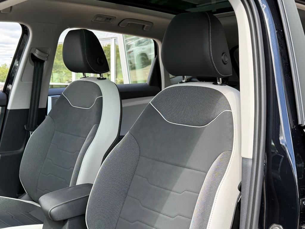 new 2025 Volkswagen Taos car, priced at $29,453