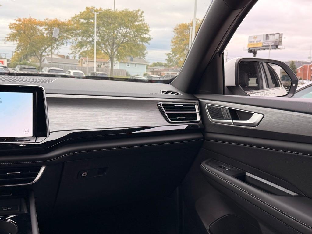 new 2026 Volkswagen Atlas Cross Sport car, priced at $47,052