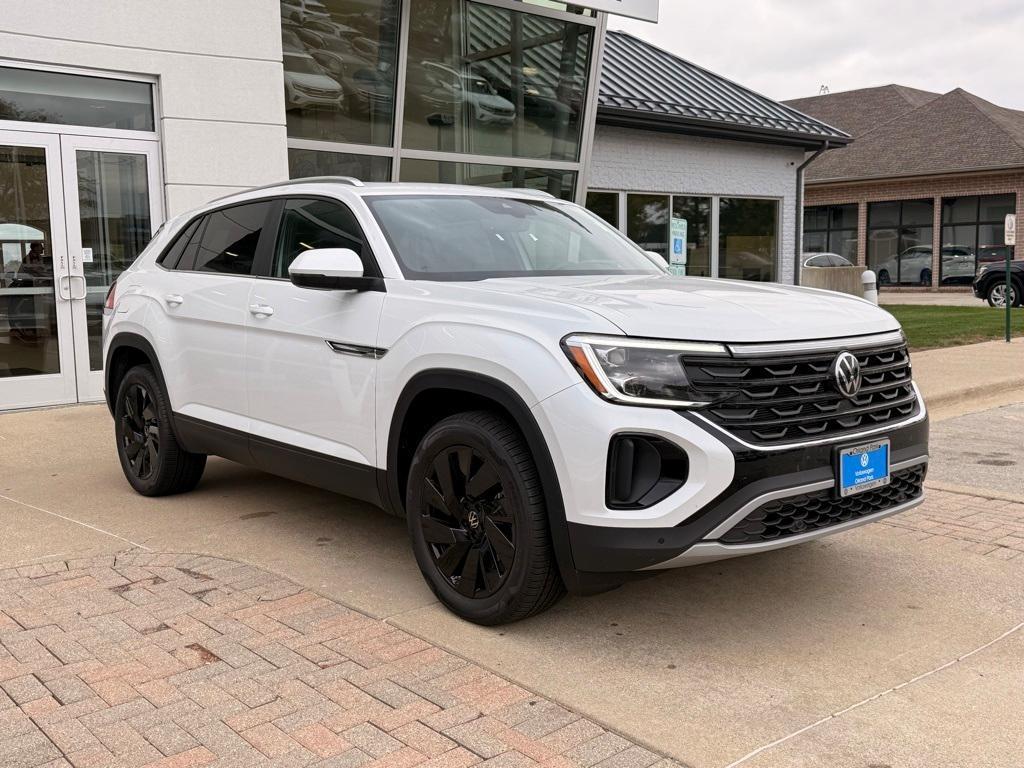 new 2026 Volkswagen Atlas Cross Sport car, priced at $47,052