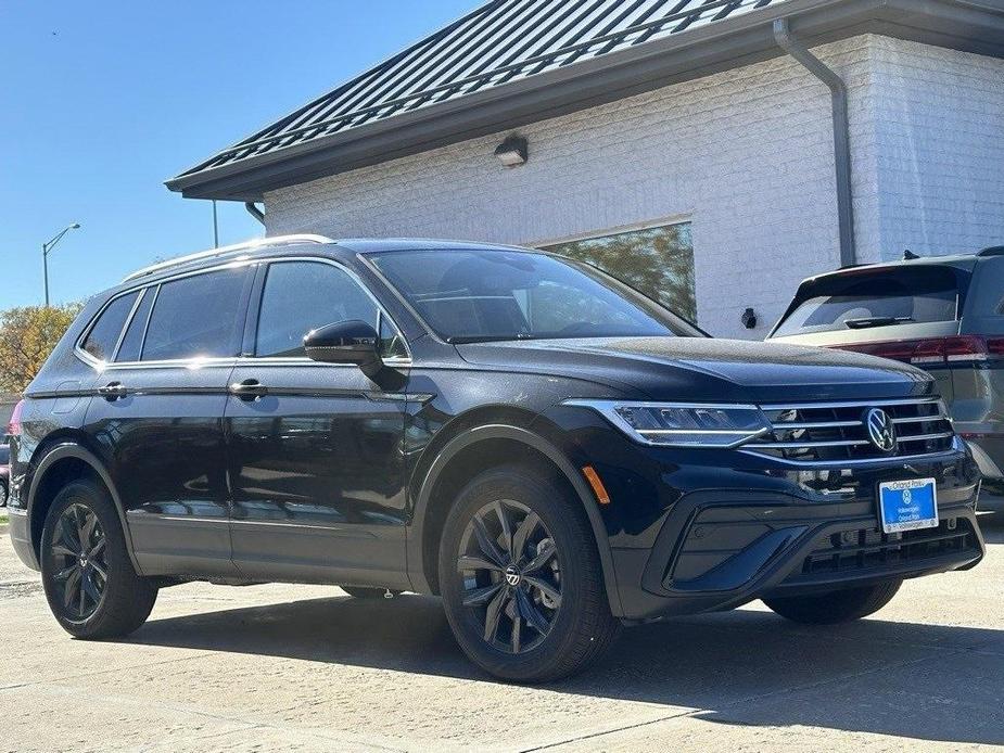 new 2024 Volkswagen Tiguan car, priced at $30,870