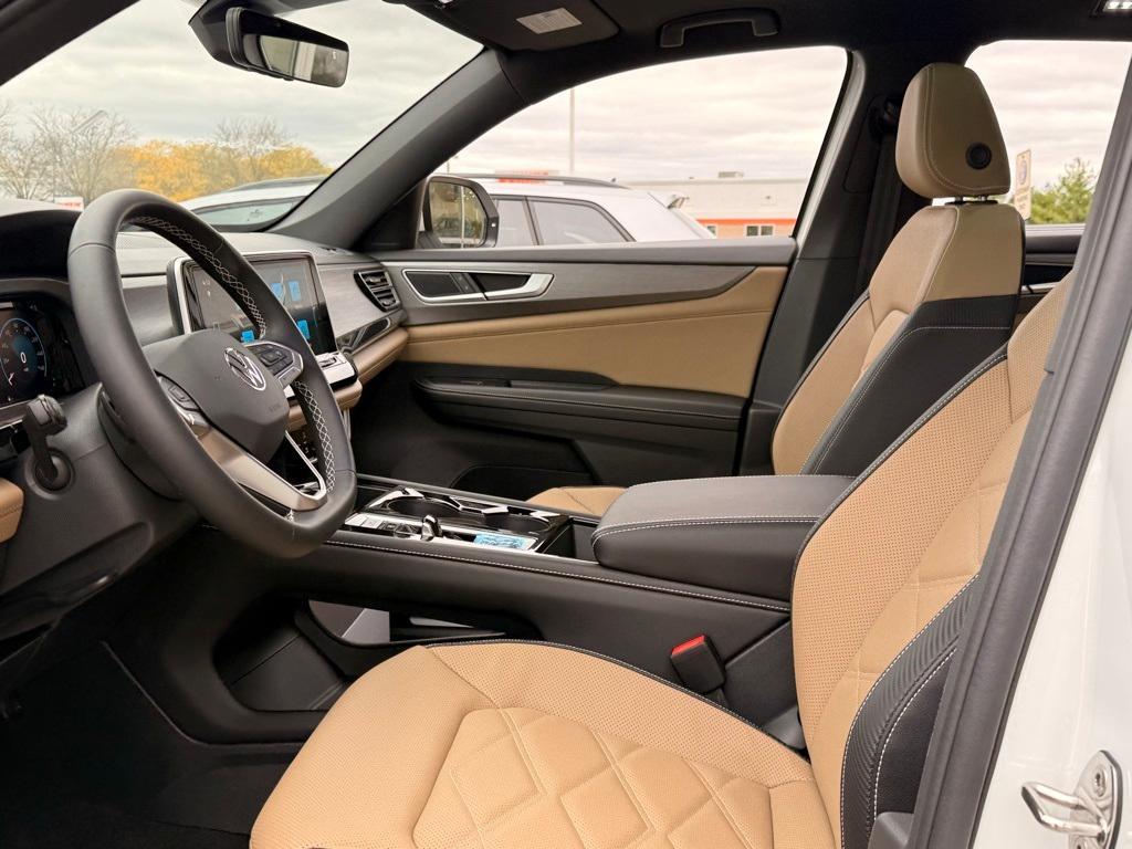 new 2026 Volkswagen Atlas Cross Sport car, priced at $47,052